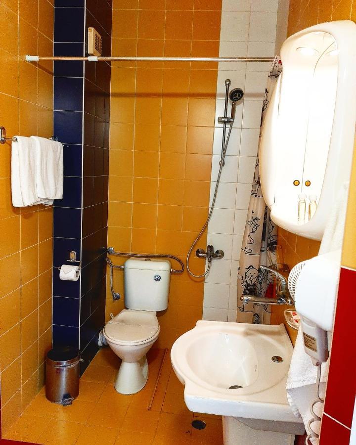 Hotel Slaviani ดิมิโตรฟกราด ภายนอก รูปภาพ