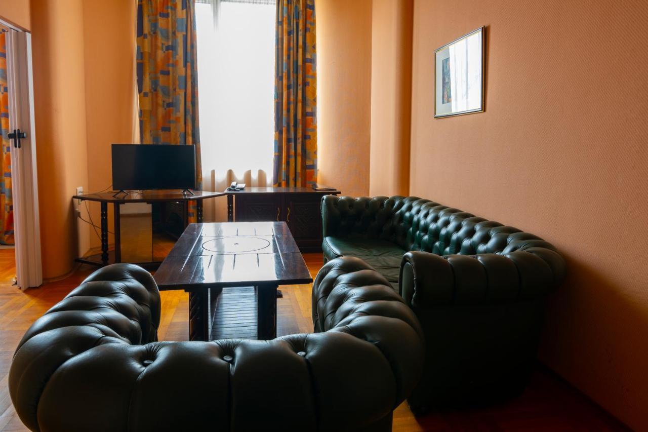 Hotel Slaviani ดิมิโตรฟกราด ภายนอก รูปภาพ