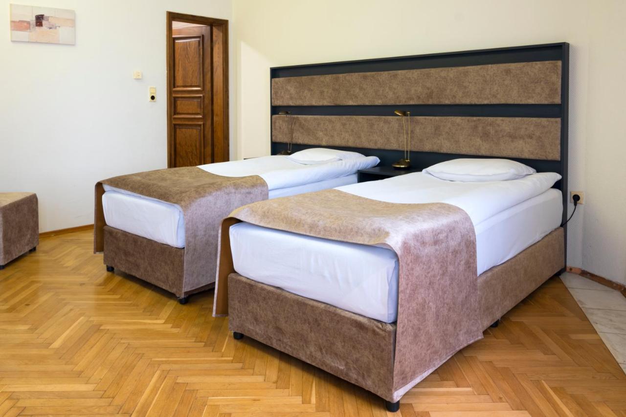 Hotel Slaviani ดิมิโตรฟกราด ภายนอก รูปภาพ