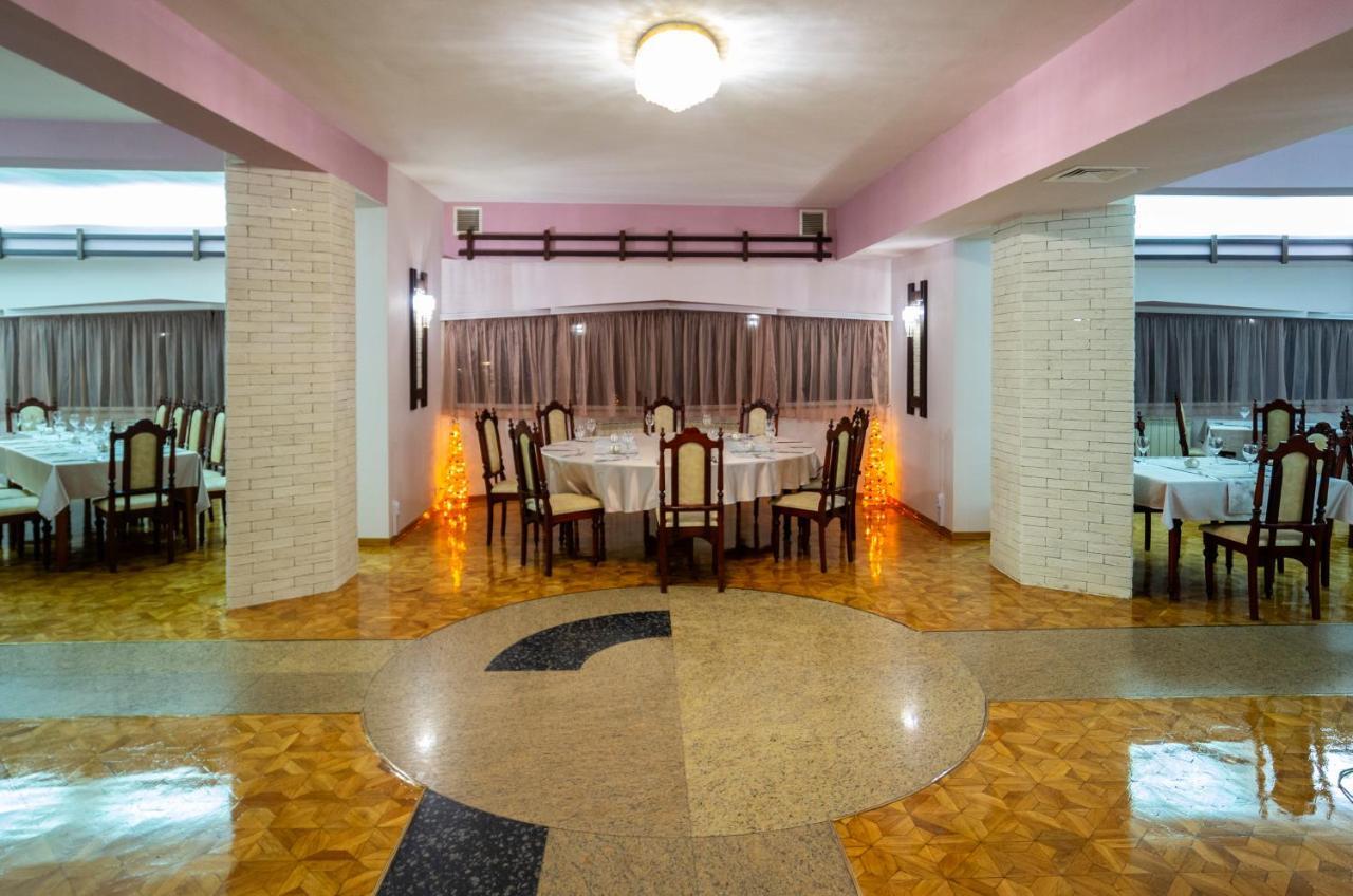 Hotel Slaviani ดิมิโตรฟกราด ภายนอก รูปภาพ